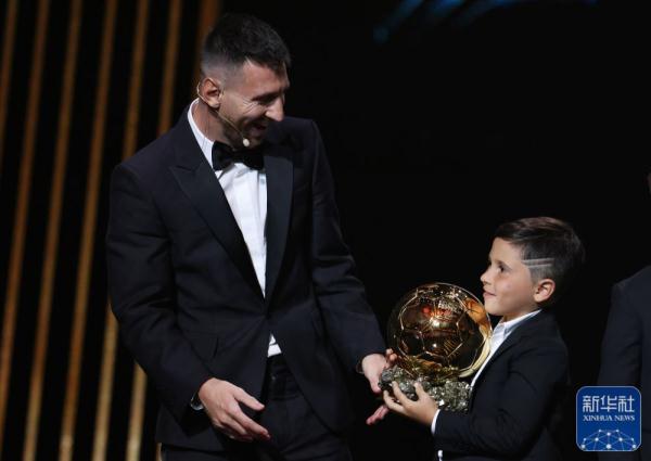 足球|梅西第八次荣膺金球奖 足球|梅西第八次荣膺金球奖