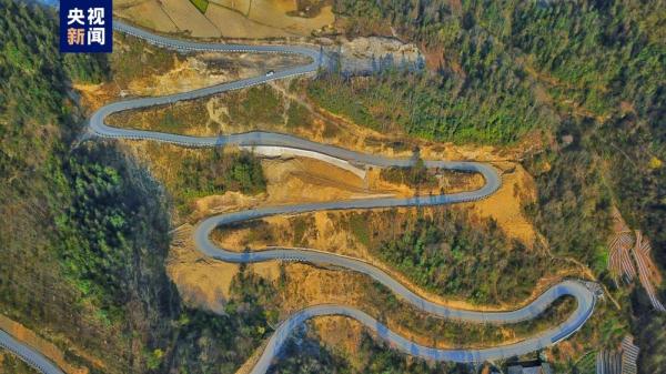 截至2022年年底 我国农村公路里程超过450万公里 截至2022年年底 我国农村公路里程超过450万公里