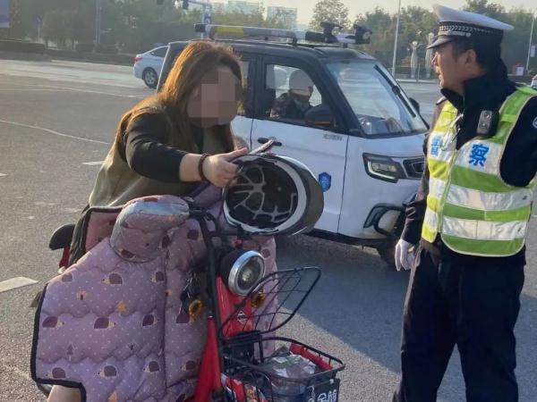 漯河交警持续整治非机动车不文明交通违法行为