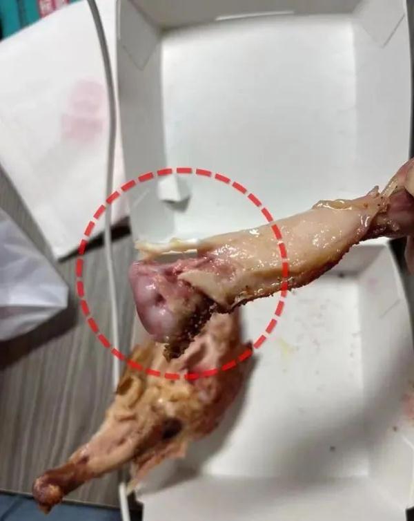 塔斯汀被曝吃出生鸡肉！门店：同意赔偿1000元，前提是删帖