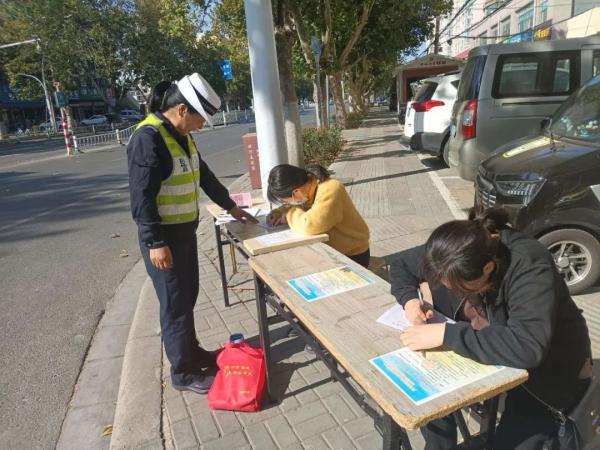 漯河交警持续整治非机动车不文明交通违法行为