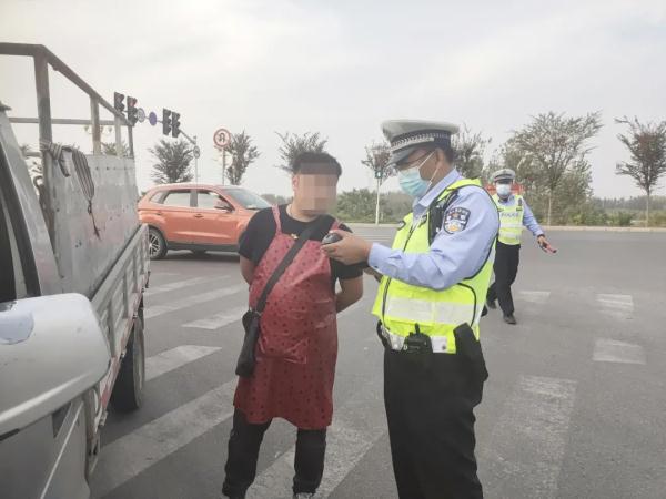 驾证吊销仍上路 心存侥幸终被查 驾证吊销仍上路 心存侥幸终被查
