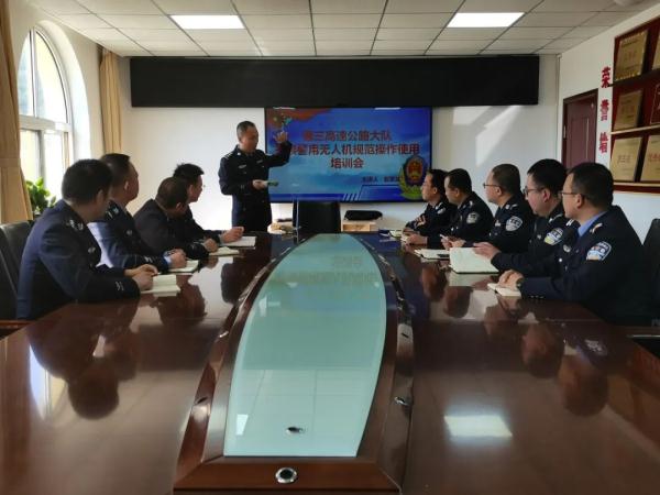 立足岗位铸精兵 实战训练锻铁军---庆阳市公安局交警支队持续组织开展大练兵活动