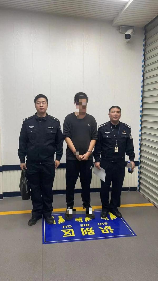 追尾还伤到交警！？只因为他做了这个…