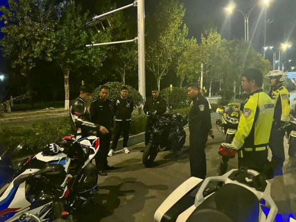 雷霆出击!周口交警持续开展“飙车炸街”专项整治行动 雷霆出击!周口交警持续开展“飙车炸街”专项整治行动