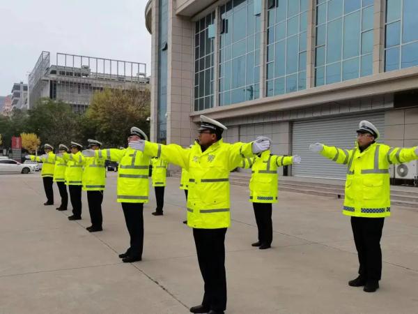 立足岗位铸精兵 实战训练锻铁军---庆阳市公安局交警支队持续组织开展大练兵活动