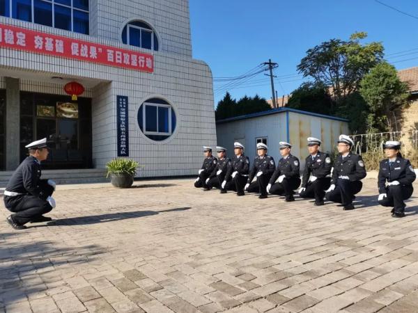 立足岗位铸精兵 实战训练锻铁军---庆阳市公安局交警支队持续组织开展大练兵活动