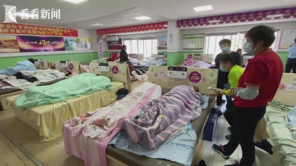 不吃药、不去医院,就躺床上?上海多位老人不惜和家人反目,也要买高价床垫? 不吃药、不去医院,就躺床上?上海多位老人不惜和家人反目,也要买高价床垫?