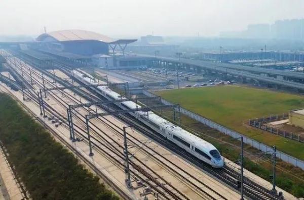 鲁豫牵手！高铁开通进入倒计时！