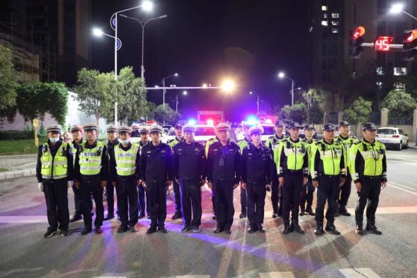 雷霆出击!周口交警持续开展“飙车炸街”专项整治行动 雷霆出击!周口交警持续开展“飙车炸街”专项整治行动