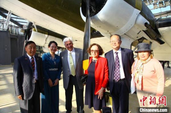 辛西娅·陈纳德桂林捐赠父亲文物:见证中美友谊 辛西娅·陈纳德桂林捐赠父亲文物:见证中美友谊