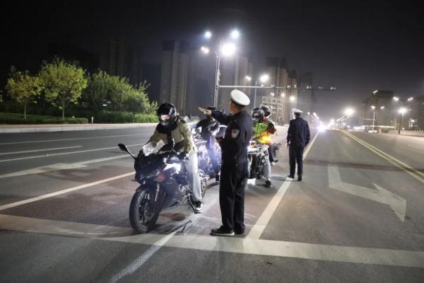 雷霆出击!周口交警持续开展“飙车炸街”专项整治行动 雷霆出击!周口交警持续开展“飙车炸街”专项整治行动