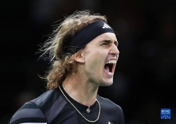 网球——巴黎大师赛:兹韦列夫晋级 网球——巴黎大师赛:兹韦列夫晋级