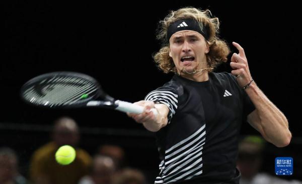 网球——巴黎大师赛:兹韦列夫晋级 网球——巴黎大师赛:兹韦列夫晋级