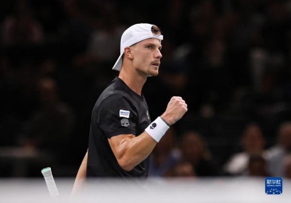 网球——巴黎大师赛:兹韦列夫晋级 网球——巴黎大师赛:兹韦列夫晋级