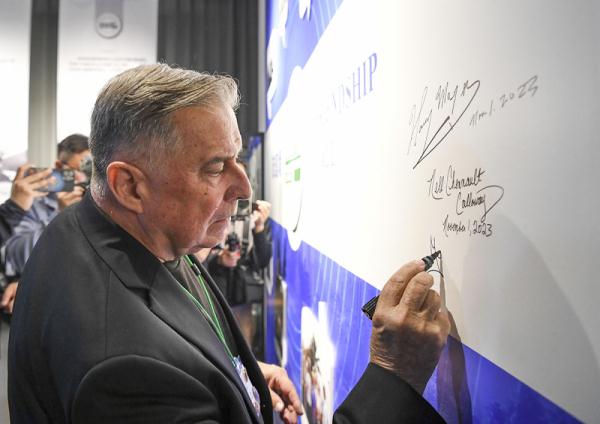 美国飞虎队老兵参观重庆史迪威博物馆 美国飞虎队老兵参观重庆史迪威博物馆