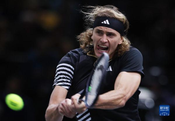 网球——巴黎大师赛:兹韦列夫晋级 网球——巴黎大师赛:兹韦列夫晋级