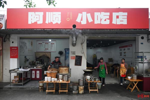 “牛肉面不要牛肉”，这是老板想的暖心暗号