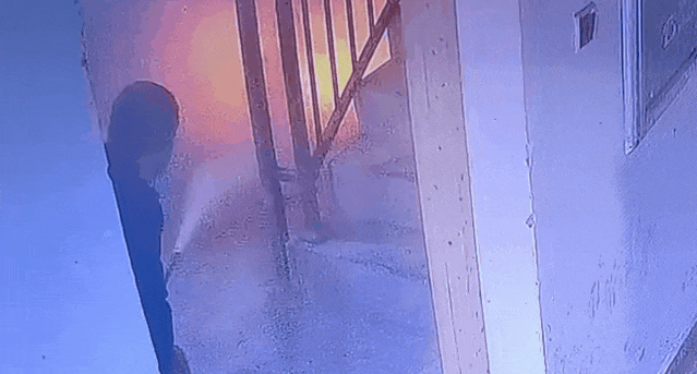 监控拍下全过程!孩子好奇心又闯祸 监控拍下全过程!孩子好奇心又闯祸