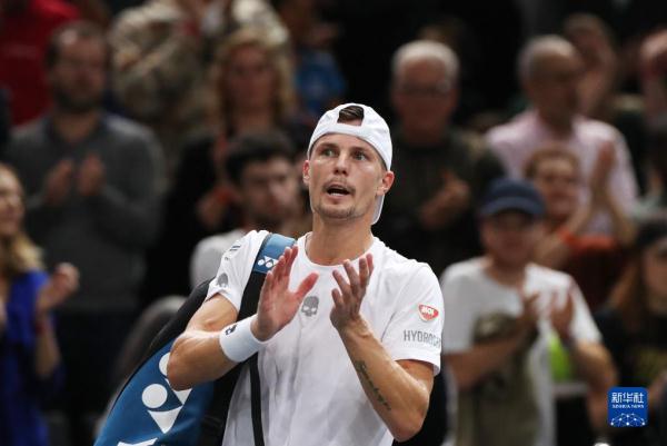 网球——巴黎大师赛:兹韦列夫晋级 网球——巴黎大师赛:兹韦列夫晋级