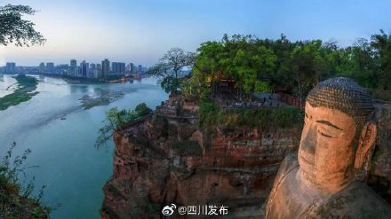 乐山大佛凌云栈道恢复开放