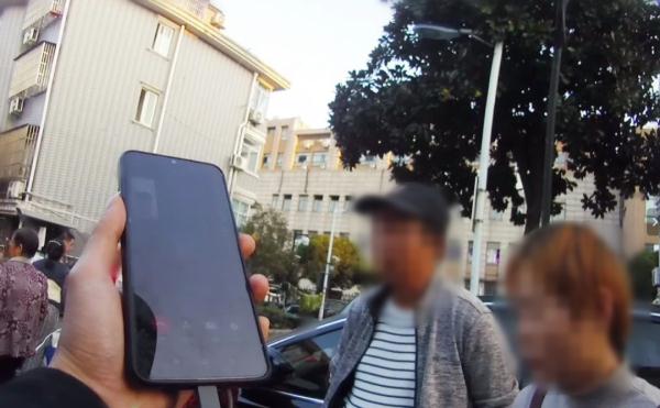 “我的警号是119209，你去投诉我！”