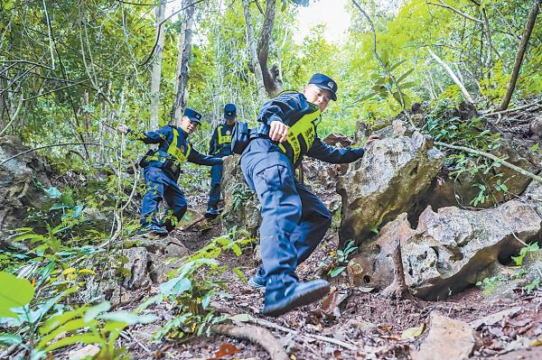 女生为何称呼广西边陲的移民管理警察为“警察舅舅”？这里有一个感人的故事……