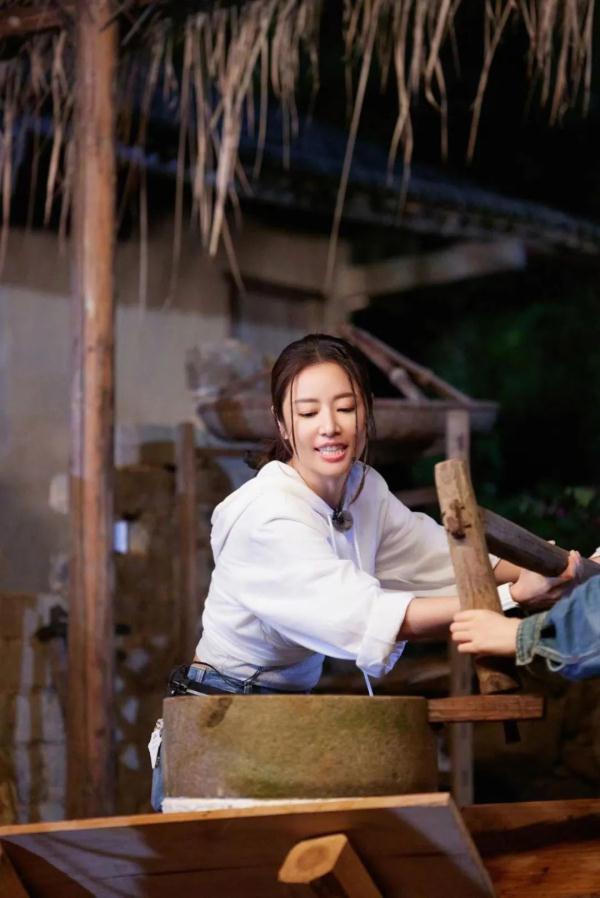 《我们的美好生活》举办乡村村民发布会，为改造民宿做深入调研