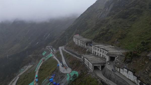 几代建设者,历经半个多世纪完成!这是一条怎样的公路? 几代建设者,历经半个多世纪完成!这是一条怎样的公路?