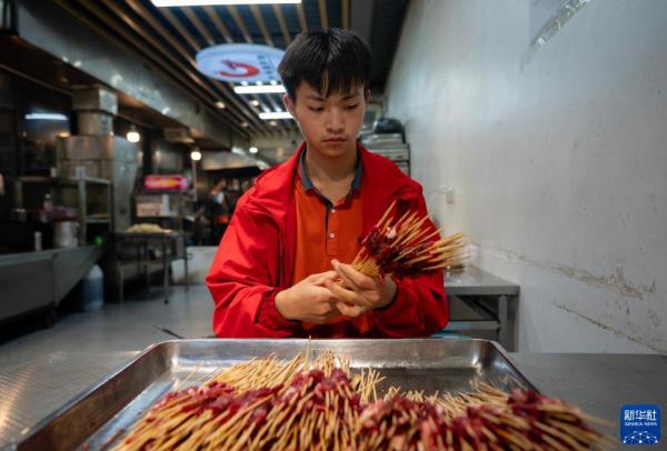 云南昭通：推动小肉串烧烤产业规范化发展