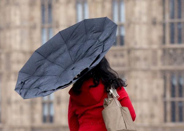 风暴“夏兰”袭击欧洲多地　至少10人死亡