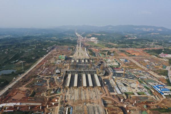 沿江高铁荆门西站雏形初现 沿江高铁荆门西站雏形初现