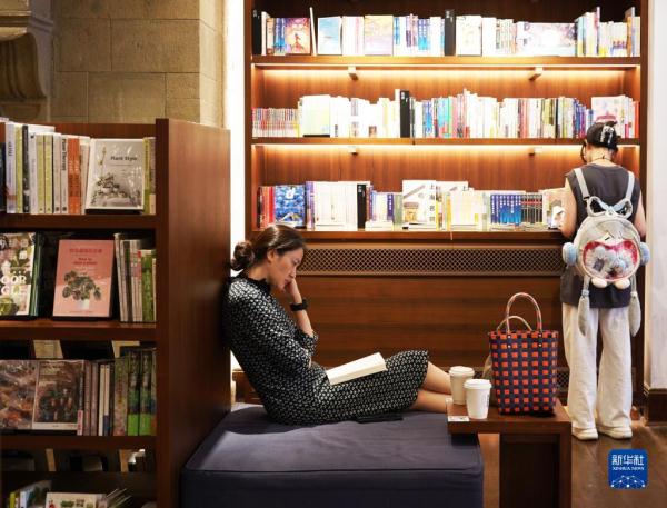 漫步申城 赴约进博