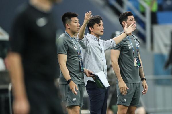 大连人保级“生死战”迎战上海海港 谢晖：希望球员发挥拼搏精神