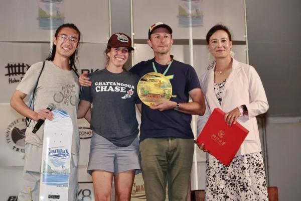 浙大学霸，站上美国这个领奖台！