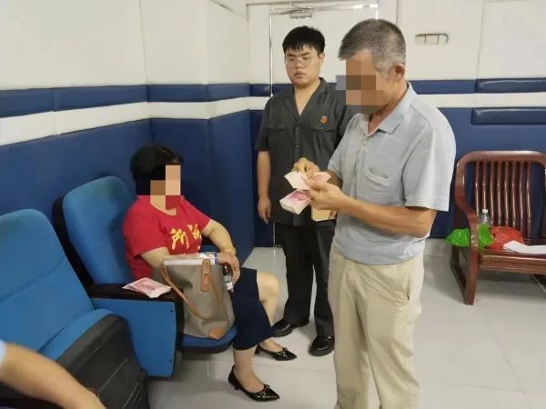 湖南男子中五百万挥霍一空还赖账，净身出户的前妻还债