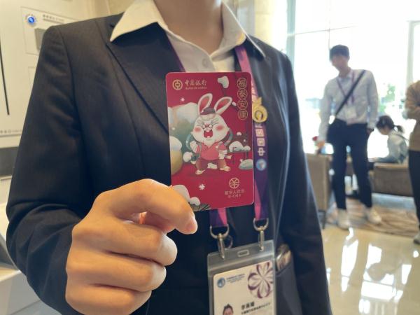 大额刷卡、小额扫码、现金兜底——上海为境外人士打造友好型消费环境 大额刷卡、小额扫码、现金兜底——上海为境外人士打造友好型消费环境