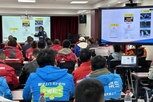 行业电动三轮车丨“京C”上路了！