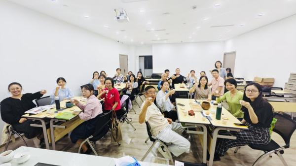 生活观察丨一课难求！年轻人为何热衷上夜校？