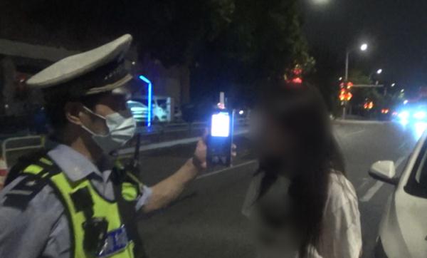 刚拿驾照10天就被吊销！竟是因为……