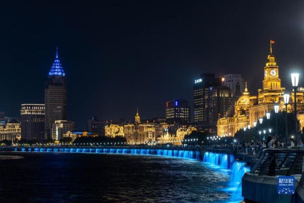 漫步申城 赴约进博