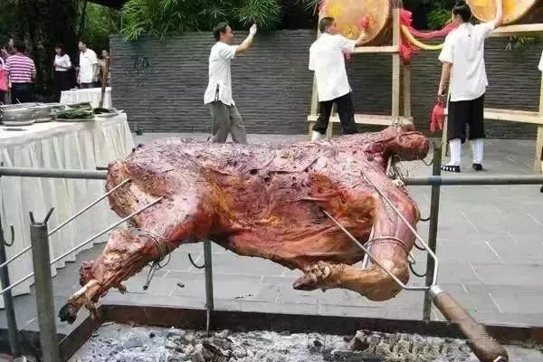 中国有个海南岛丨在海南,有一种节日叫“三月三” 中国有个海南岛丨在海南,有一种节日叫“三月三”