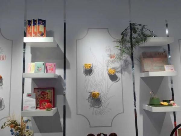进博展品成网红商品,老字号出海受热捧... 进博展品成网红商品,老字号出海受热捧...