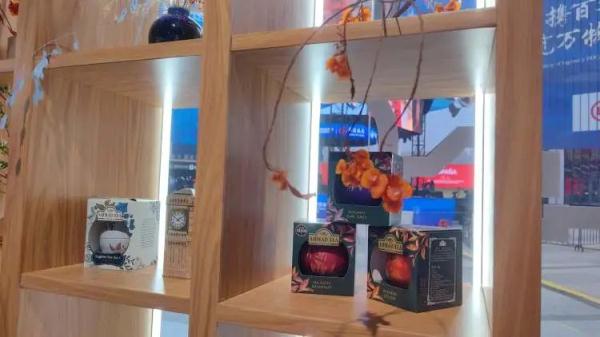 进博展品成网红商品,老字号出海受热捧... 进博展品成网红商品,老字号出海受热捧...