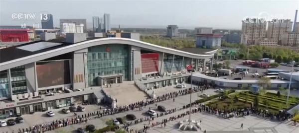 “组团”购物旅游、感受中国文化……跨境经济贸易合作区人气旺、活力足