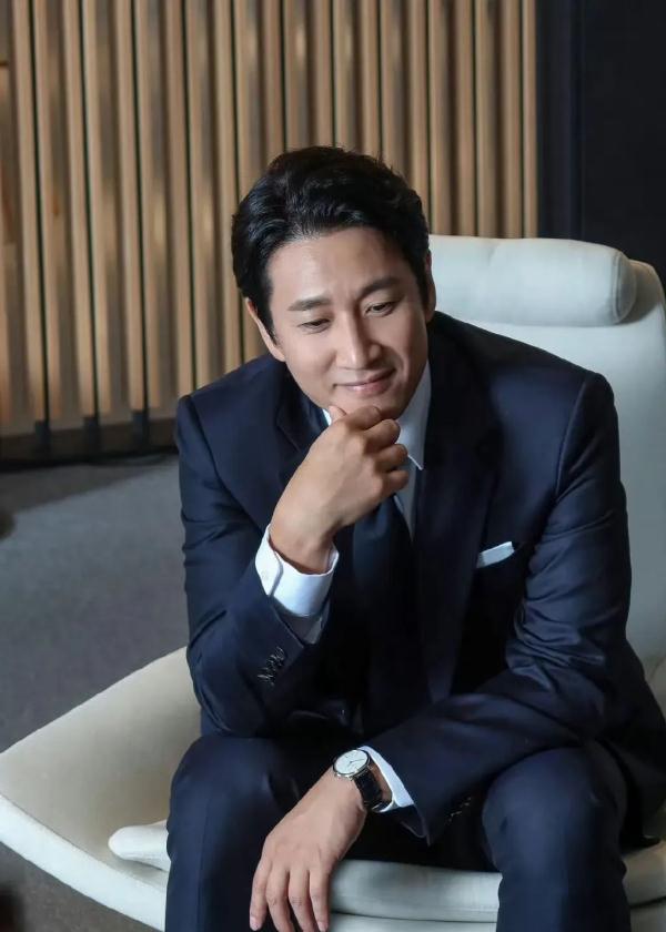 韩国知名男星承认吸毒