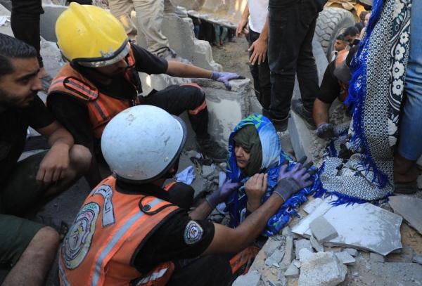 以军再次轰炸加沙难民营 美国继续拒绝停火呼吁 以军再次轰炸加沙难民营 美国继续拒绝停火呼吁