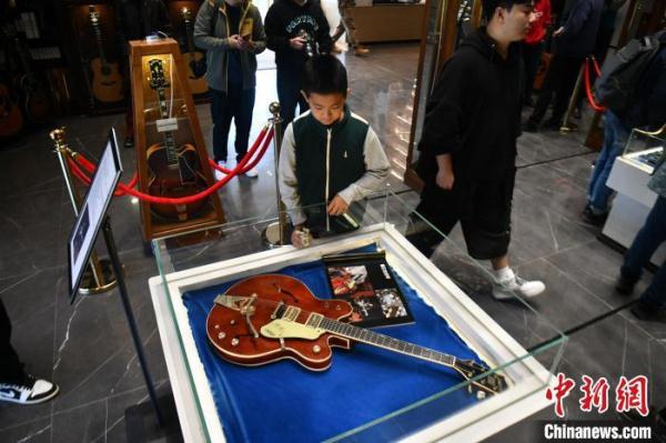 四川：逾500件世界精品吉他藏入吉他博物馆