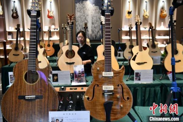 四川：逾500件世界精品吉他藏入吉他博物馆