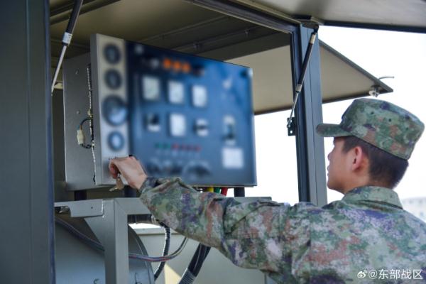 东部战区空军某场站开展制氮演练 东部战区空军某场站开展制氮演练